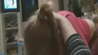 عملية بلع عميق يليها قذف كريمي لزج على الوجه