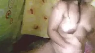 جولة جنس جماعي مع قضيب أسود كبير ومراهقات مثيرات