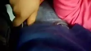 إغراء في التنقل: جعله يقذف في الحافلة