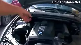 لا تنزلي حتى تبلغي: فتاة عارية تحصل على جنس تاكسي خشن